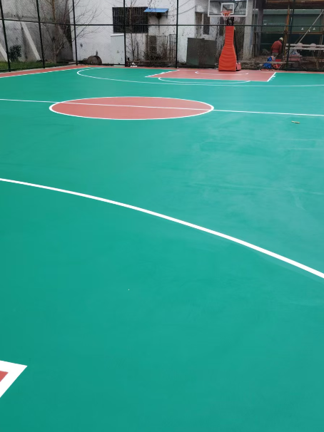 会理 球场长期使用易出现地面开裂